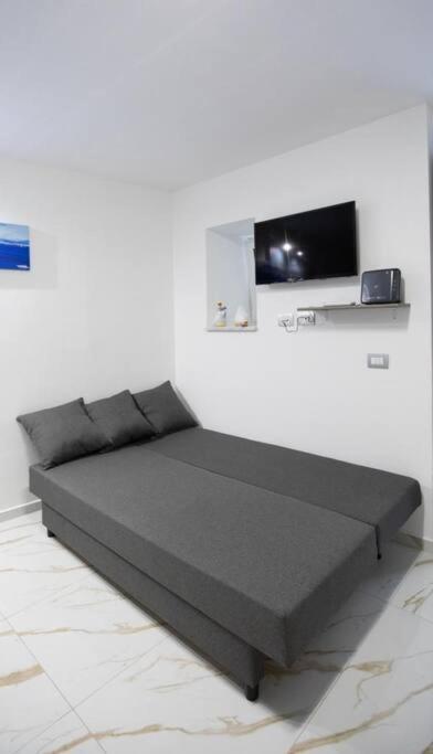 Concordia House Centro Storico Apartment Наполи Екстериор снимка