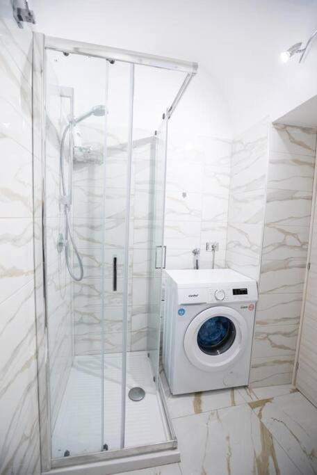 Concordia House Centro Storico Apartment Наполи Екстериор снимка