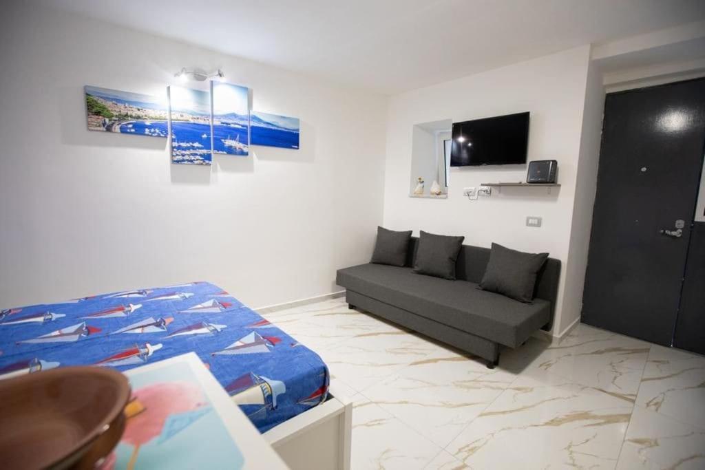 Concordia House Centro Storico Apartment Наполи Екстериор снимка